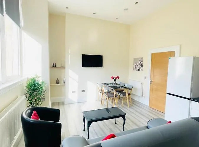 Large Flat In Edinburgh F2
